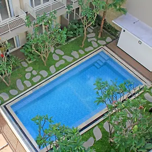 cozy-stay-hotel-simpang-enam.hotelsseminyak.net/