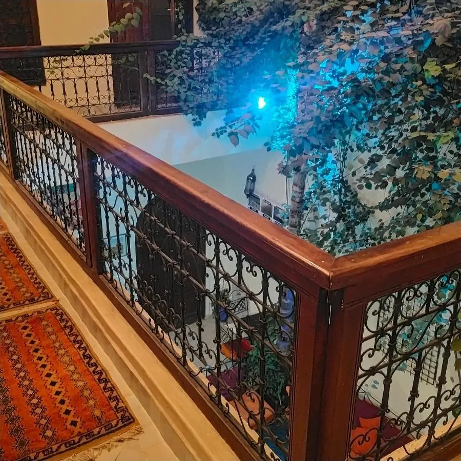 Riad White Flowers Marrakesch Marokko